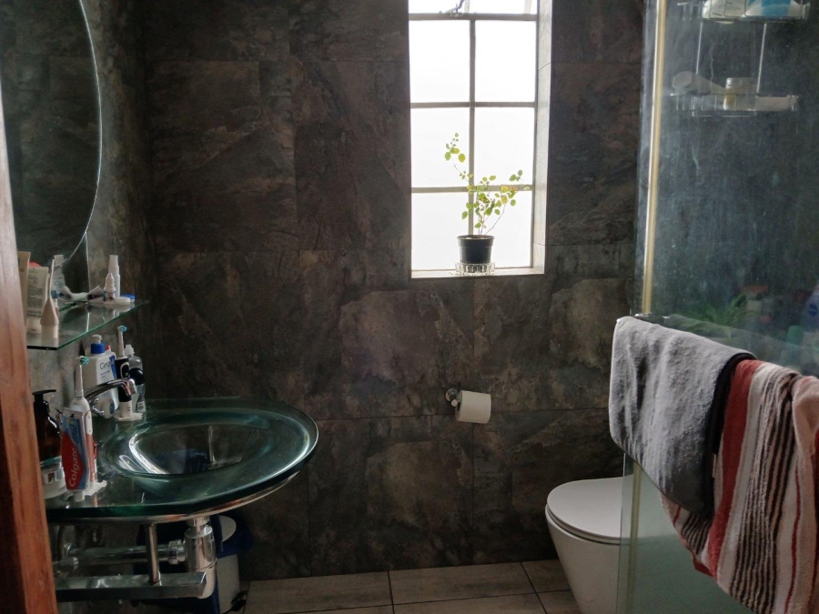 To Let 1 Bedroom Property for Rent in Vredehoek Western Cape